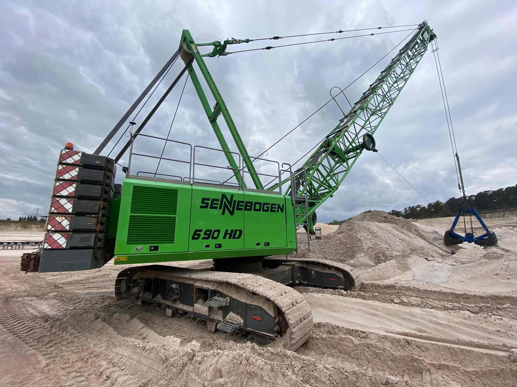 Sennebogen crawler crane