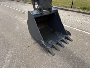 Hyundai R210 (1)