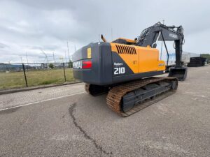 Hyundai R210 (10)