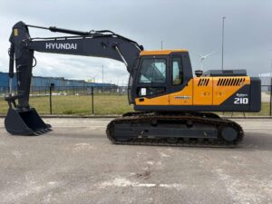 Hyundai R210 (7)
