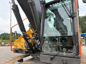 EC300e (23)