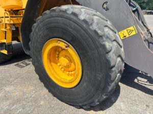 L120 E (12)