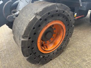 Doosan DL200 (11)