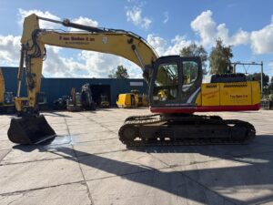 New Holland E265 (1)