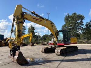 New Holland E265 (4)