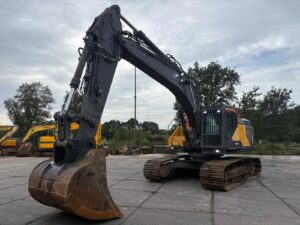 EC380 EL VOLVO (2)