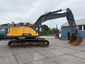 EC380 EL VOLVO (5)